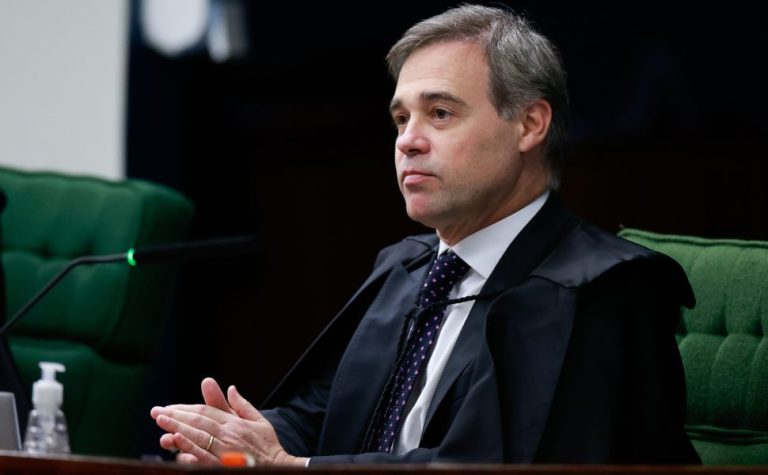 Mendonça chamou reunião surpresa para requisitar relatório sobre Moraes