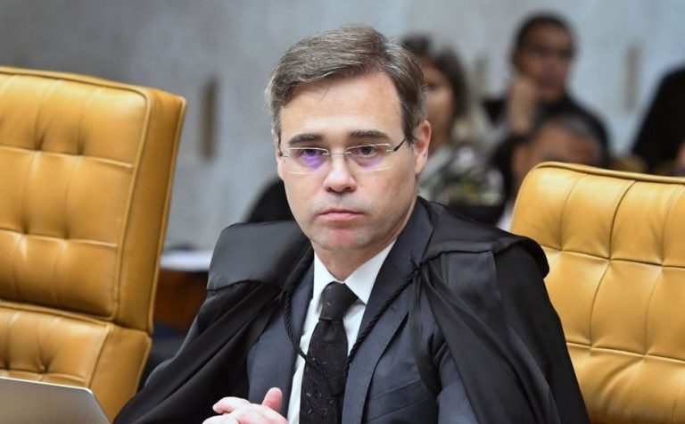 Mendonça quer levar ao plenário diálogos atribuídos a Vorcaro e Moraes