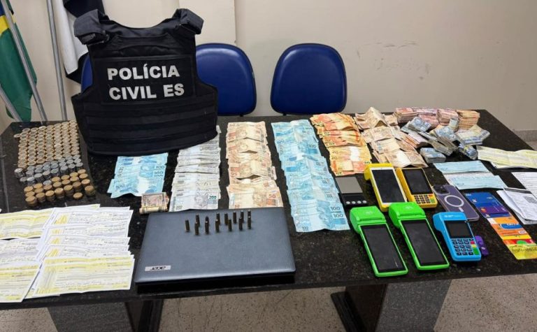 Mulher é presa com munições e mais de R$ 55 mil em Guarapari