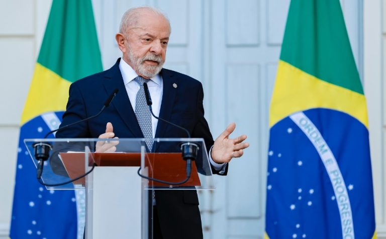 Lula diz que Fachin e Gonet devem tranquilizar população sem ocultar fatos