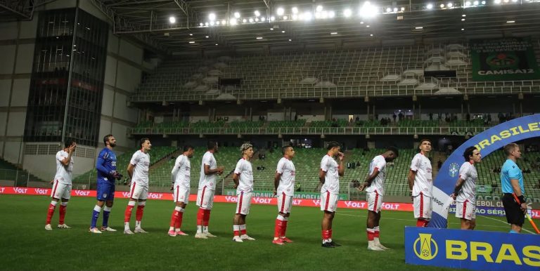 Náutico reage no fim, mas cai para o América-MG, em BH