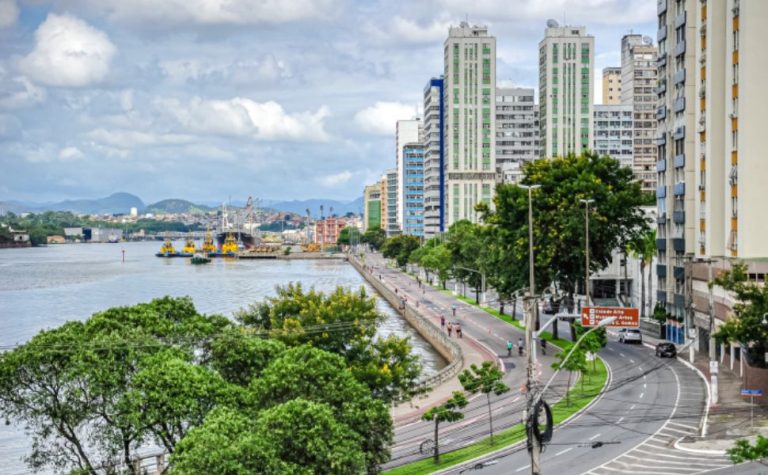 Obras na Beira-Mar mudam circulação de ônibus, pedestres e ciclistas nesta segunda