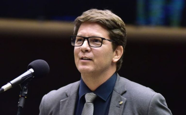 PF cumpre mandado contra Mário Frias em operação sobre ‘Dark Horse’