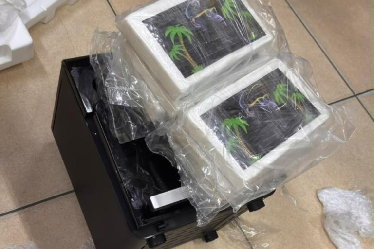 Polícia apreende cerca de 7 kg de cocaína em encomenda que seguia para o Sertão