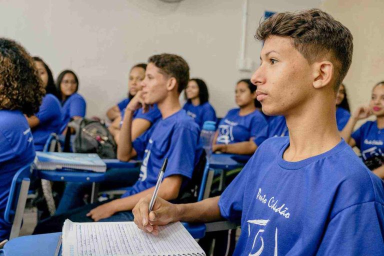 Iniciativa oferece vagas de curso gratuito para jovens de Igarassu