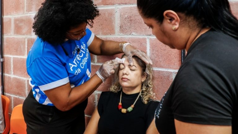 Prefeitura do Recife abre vagas para cursos gratuitos de maquiagem profissional