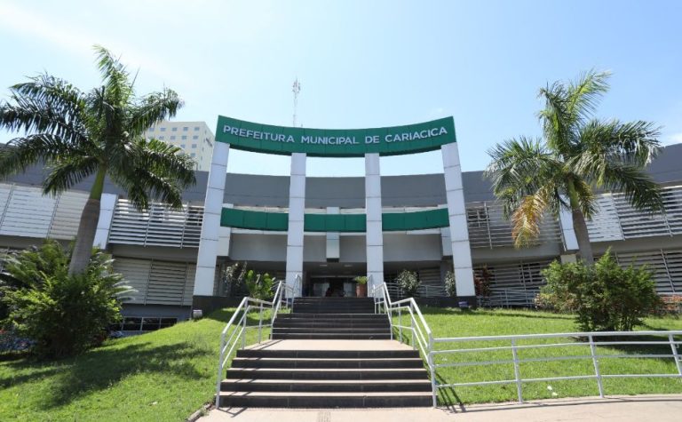 Profissionais da Educação de Cariacica receberão abono de R$ 3,5 mil neste mês