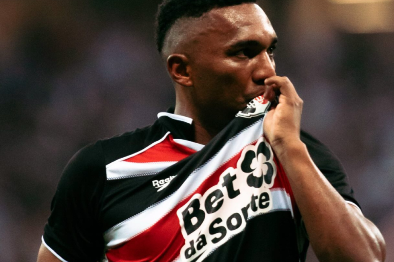Santa Cruz vence Botafogo-PB e larga na frente na Série C
