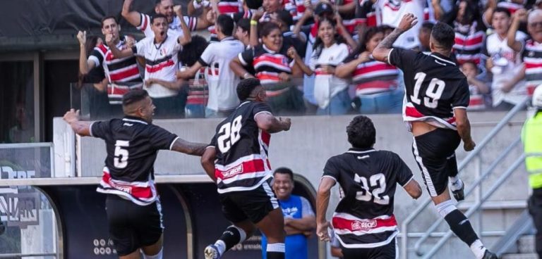 Santa Cruz vence o Floresta na Arena de Pernambuco e fica perto do acesso à Série B
