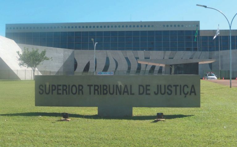 Servidor pode ser indenizado por demora na aposentadoria