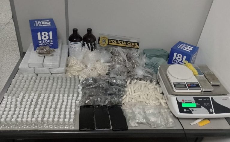 Suspeitos são presos após polícia descobrir esconderijo de drogas em Cariacica