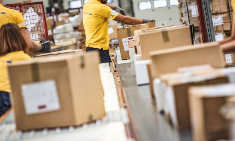 Após semana em greve, empregados dos Correios têm dissídio na segunda