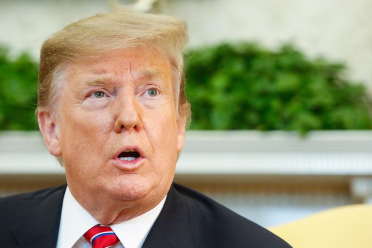 Trump cumpre aviso e jornalistas da CNN e MSNOW têm acesso negado à Casa Branca