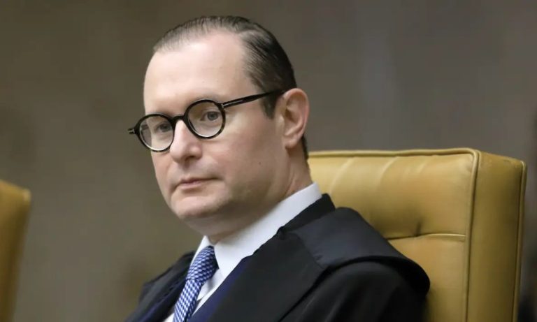 Zanin ordena acesso à íntegra de celular de Vorcaro