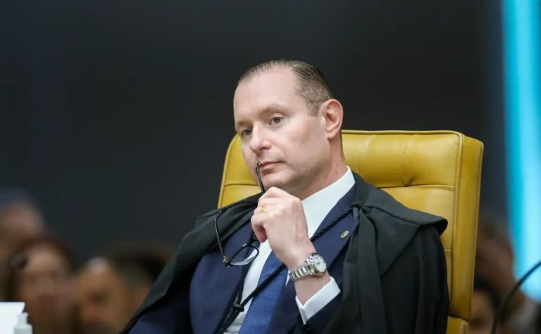 Zanin: não dá para investigar Moraes sem julgar atos de Mendonça