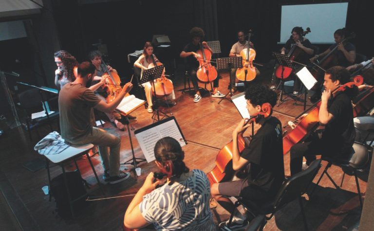 Vitória recebe concertos gratuitos de violoncelo pela primeira vez