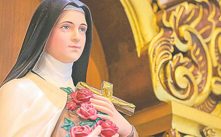 Dia de celebrar Santa Teresinha do Menino Jesus nas paróquias