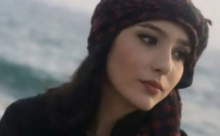Estudante iraniana é condenada à morte por blasfêmia em post nas redes sociais