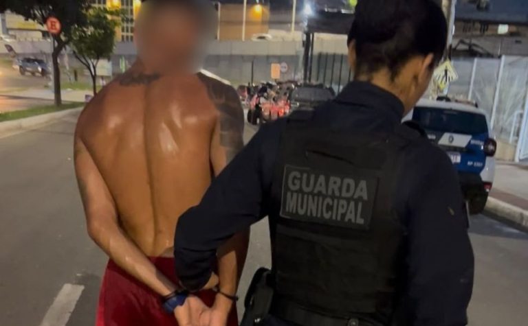 Homem é preso após descumprir medida protetiva e ameaçar pai com faca no ES