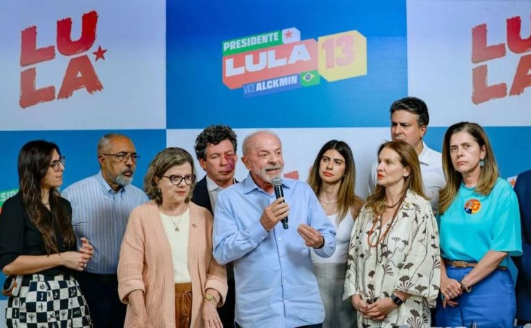 Lula celebra avanço do fim da 6×1 e defende investimento público