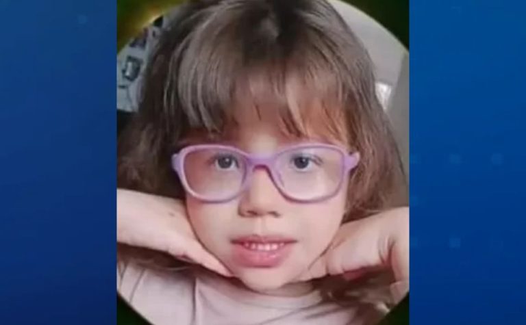 Menina de 3 anos morre após trave de futebol cair durante festa no Paraná