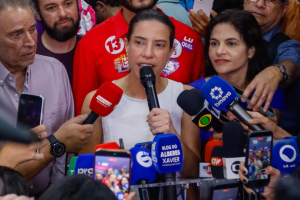 Raquel Lyra se mantém neutra sobre apoio a Lula ou Flávio Bolsonaro no 2º turno