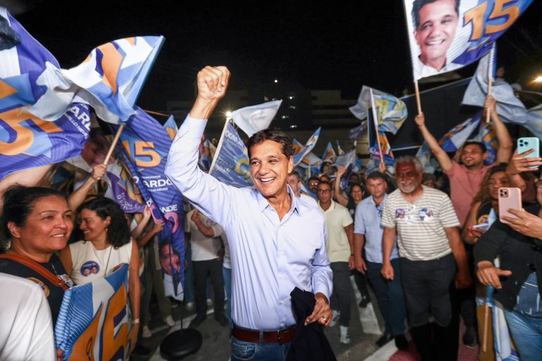 Ricardo chama prefeitos para momento de novas estratégias