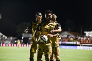 Sport vence o Athletic, fora de casa, e se reaproxima do G6 da Série B