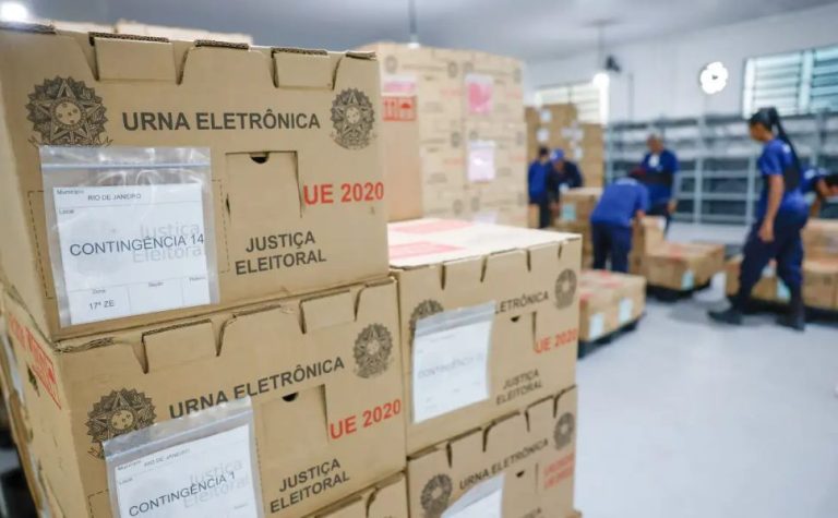 Tribunais distribuem urnas e preparam sessões para eleição