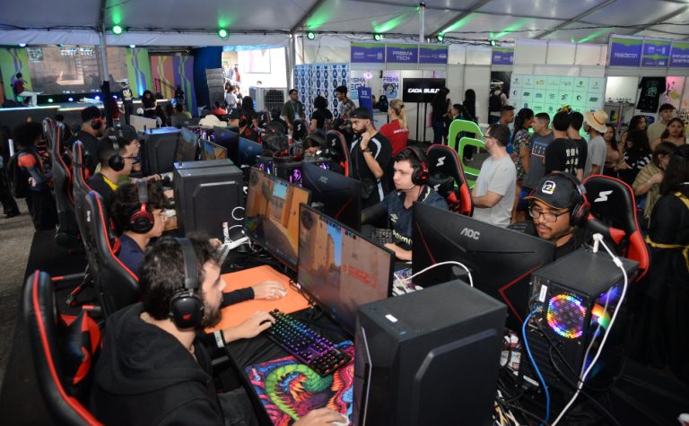 Vitória recebe evento de games com eSports, cosplay e competições